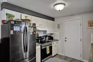 1180 12th St, Springfield, OR 97477 - Photo 13