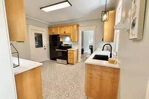 326 SW Elmwood Ave, McMinnville, OR 97128 - Photo 5