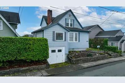 911 1st Ave, Seaside, OR 97138 - Photo 1