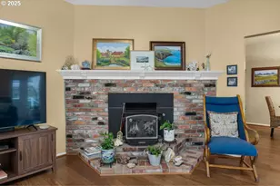 911 1st Ave, Seaside, OR 97138 - Photo 11