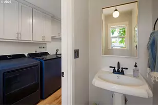 950 E 23rd Ave, Eugene, OR 97405 - Photo 21