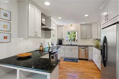 950 E 23rd Ave, Eugene, OR 97405 - Photo 17