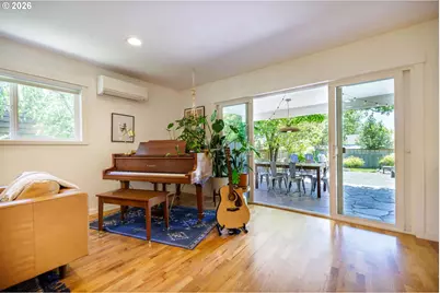 950 E 23rd Ave, Eugene, OR 97405 - Photo 15