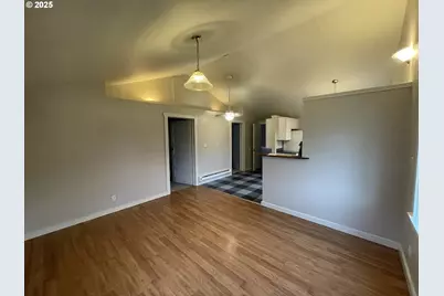 1890 W 12th Ave, Eugene, OR 97402 - Photo 5