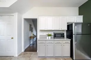 721 NE Roselawn St, Portland, OR 97211 - Photo 15