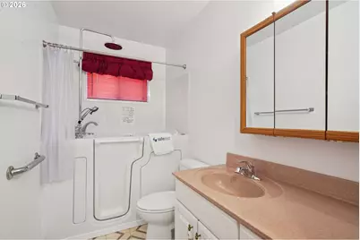 5737 SE Carlton St, Portland, OR 97206 - Photo 17