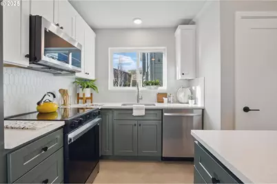 1123 SE Rhone St #B, Portland, OR 97202 - Photo 3