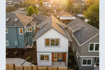 1123 SE Rhone St #B, Portland, OR 97202 - Photo 1