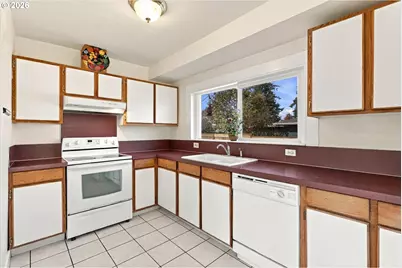 6221 NE Halsey St, Portland, OR 97213 - Photo 7