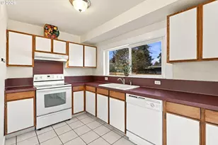 6221 NE Halsey St, Portland, OR 97213 - Photo 7