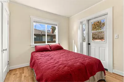 6221 NE Halsey St, Portland, OR 97213 - Photo 9