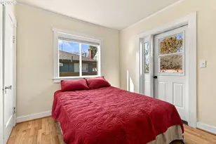 6221 NE Halsey St, Portland, OR 97213 - Photo 9