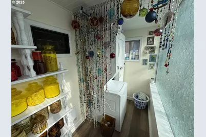 884 S 7th St, Coos Bay, OR 97420 - Photo 25