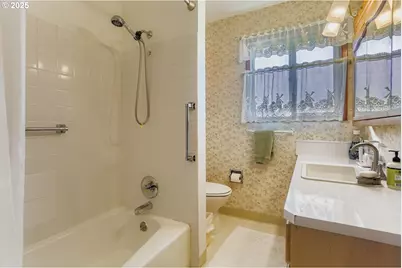 12300 SE Main St, Portland, OR 97233 - Photo 19