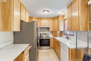 12300 SE Main St, Portland, OR 97233 - Photo 11