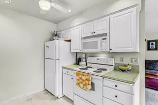 15117 NE Rose Pkwy, Portland, OR 97230 - Photo 17