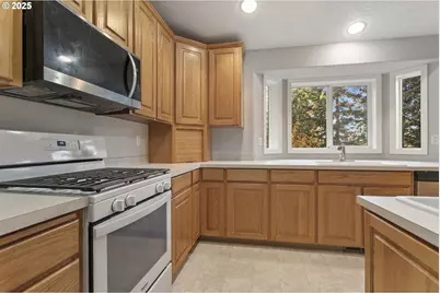 10235 SE 252nd Dr, Damascus, OR 97089 - Photo 13