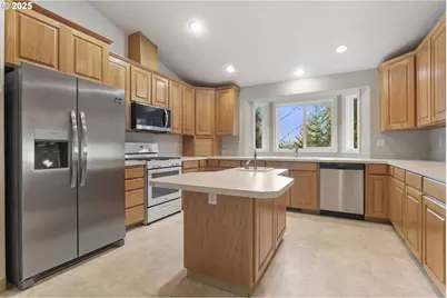 10235 SE 252nd Dr, Damascus, OR 97089 - Photo 11