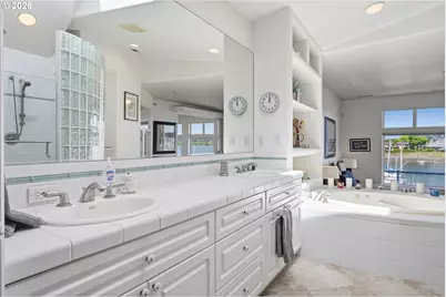 191 N Lotus Beach Dr, Portland, OR 97217 - Photo 31