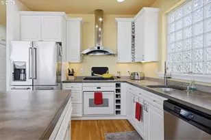 191 N Lotus Beach Dr, Portland, OR 97217 - Photo 13