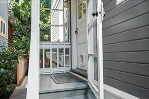 2035 NW Kearney St, Portland, OR 97209 - Photo 19