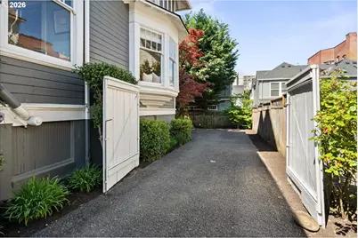 2035 NW Kearney St, Portland, OR 97209 - Photo 47