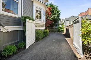 2035 NW Kearney St, Portland, OR 97209 - Photo 47