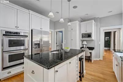 2035 NW Kearney St, Portland, OR 97209 - Photo 17