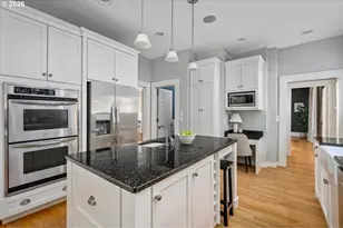 2035 NW Kearney St, Portland, OR 97209 - Photo 17