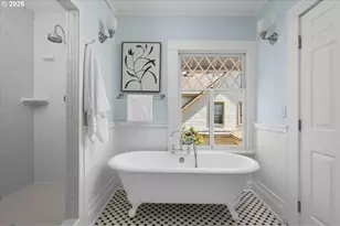 2035 NW Kearney St, Portland, OR 97209 - Photo 31