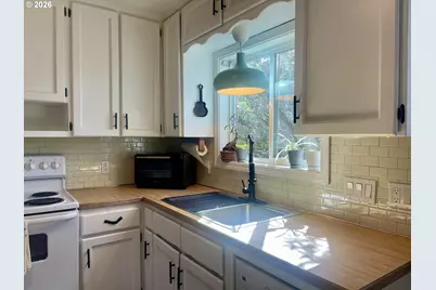 3280 Sherman Ave, North Bend, OR 97459 - Photo 23