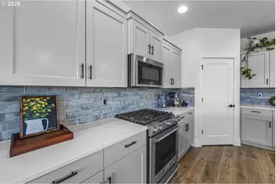 4361 SW 36th St, Redmond, OR 97756 - Photo 9