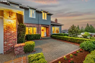 2055 Ridge Pointe Dr, Lake Oswego, OR 97034 - Photo 3
