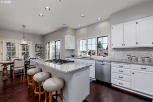 2055 Ridge Pointe Dr, Lake Oswego, OR 97034 - Photo 11