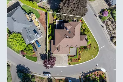 2055 Ridge Pointe Dr, Lake Oswego, OR 97034 - Photo 5