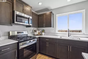 2702 Gunderson Ave, Woodburn, OR 97071 - Photo 7