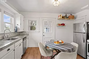 860 N Holland St, Portland, OR 97217 - Photo 3