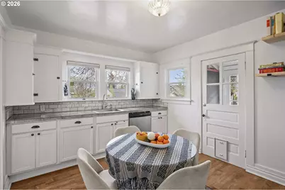 860 N Holland St, Portland, OR 97217 - Photo 13