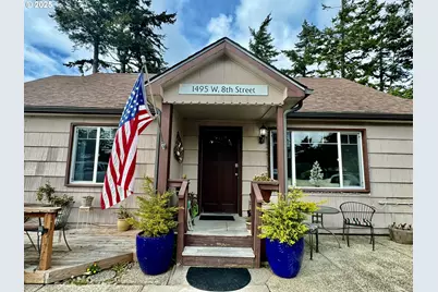 1495 8th St, Florence, OR 97439 - Photo 3