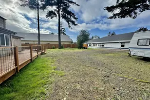 1495 8th St, Florence, OR 97439 - Photo 21