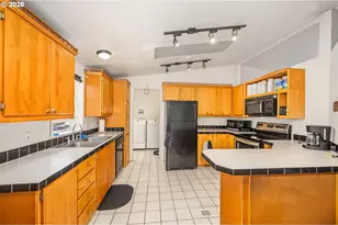 1699 N Terry St, Eugene, OR 97402 - Photo 7
