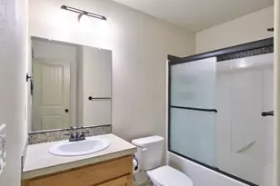 7728 NE Julie Ann Ln, Hillsboro, OR 97124 - Photo 33