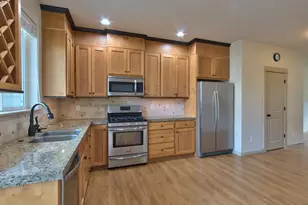 7728 NE Julie Ann Ln, Hillsboro, OR 97124 - Photo 3