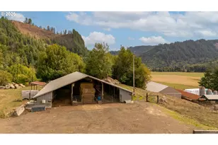 17779 Sitkum Ln, Myrtle Point, OR 97458 - Photo 27
