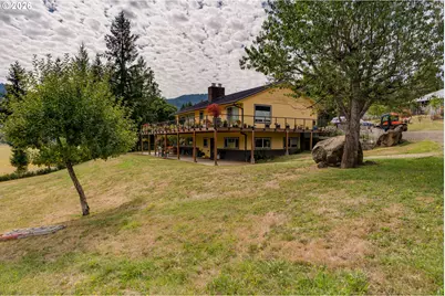 17779 Sitkum Ln, Myrtle Point, OR 97458 - Photo 11