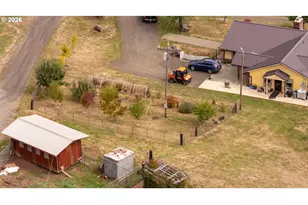 17779 Sitkum Ln, Myrtle Point, OR 97458 - Photo 29