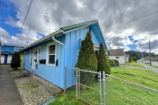 1032 S 4th St, Coos Bay, OR 97420 - Photo 7