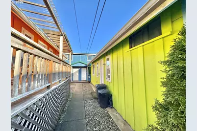 1032 S 4th St, Coos Bay, OR 97420 - Photo 13