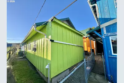 1032 S 4th St, Coos Bay, OR 97420 - Photo 15