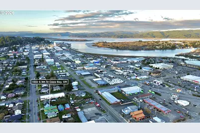 1032 S 4th St, Coos Bay, OR 97420 - Photo 3